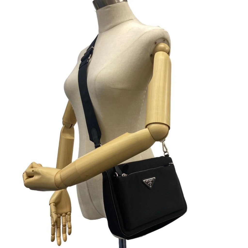 Pre-Owned  1BH168 Tessuto Triangle Plate Shoulder Bag Black Women's  (Good)