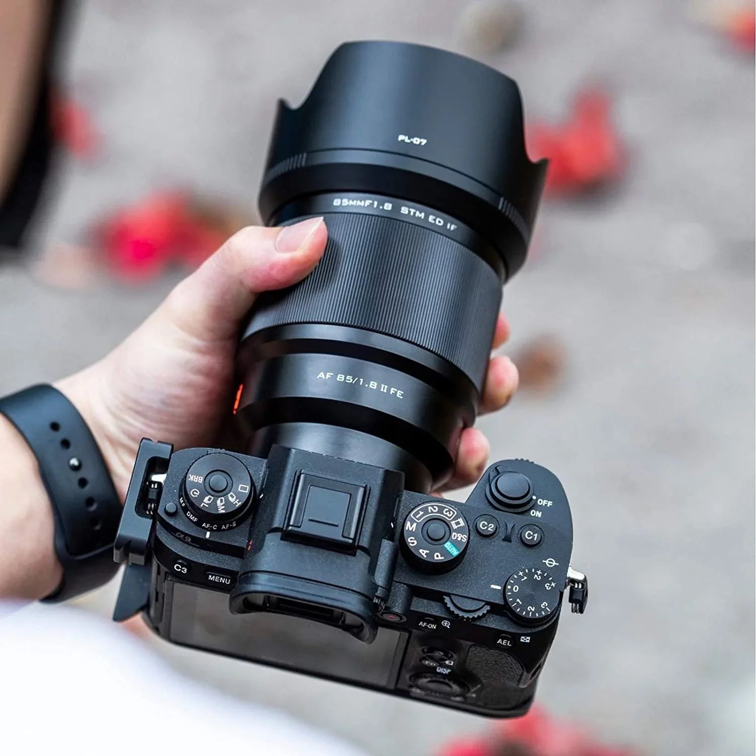 Viltrox 85mm .8  Full-Frame Sony -Mount Camera Lens Support  Auto Focus for Sony     a6500 a6400 a6300- Black