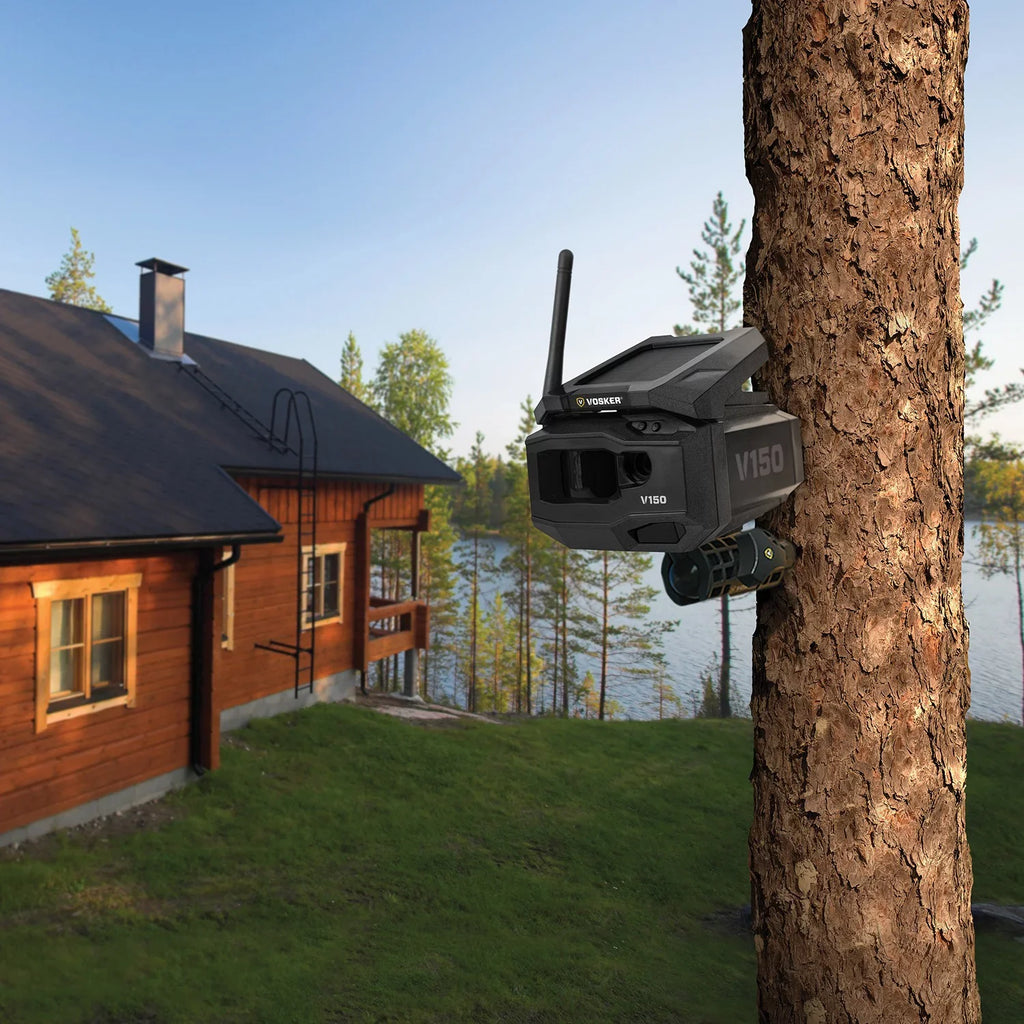 1202  Solar-Powered  Cellular Outdoor Security Camera ( Nation Wide Network)