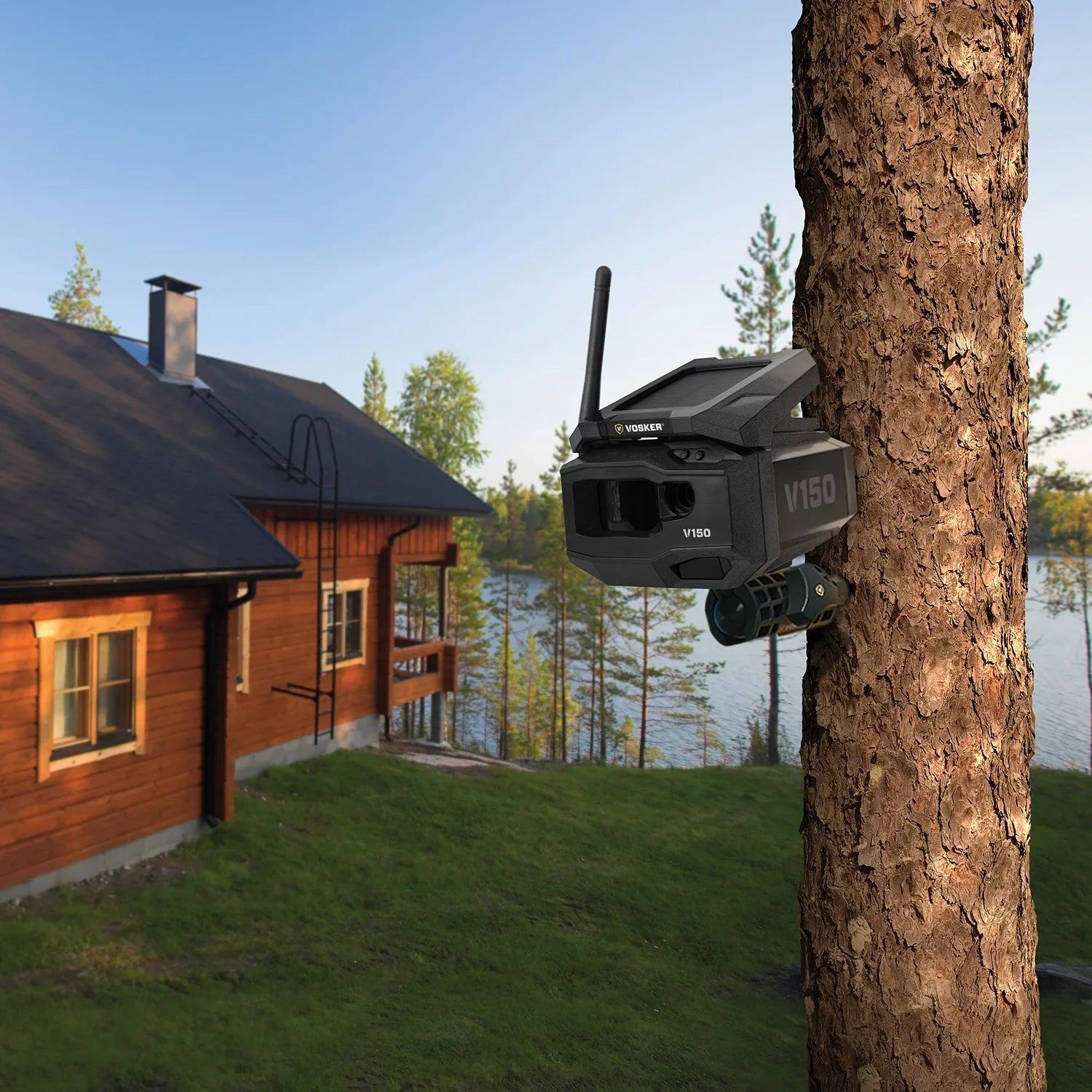 1202  Solar-Powered  Cellular Outdoor Security Camera ( Nation Wide Network)