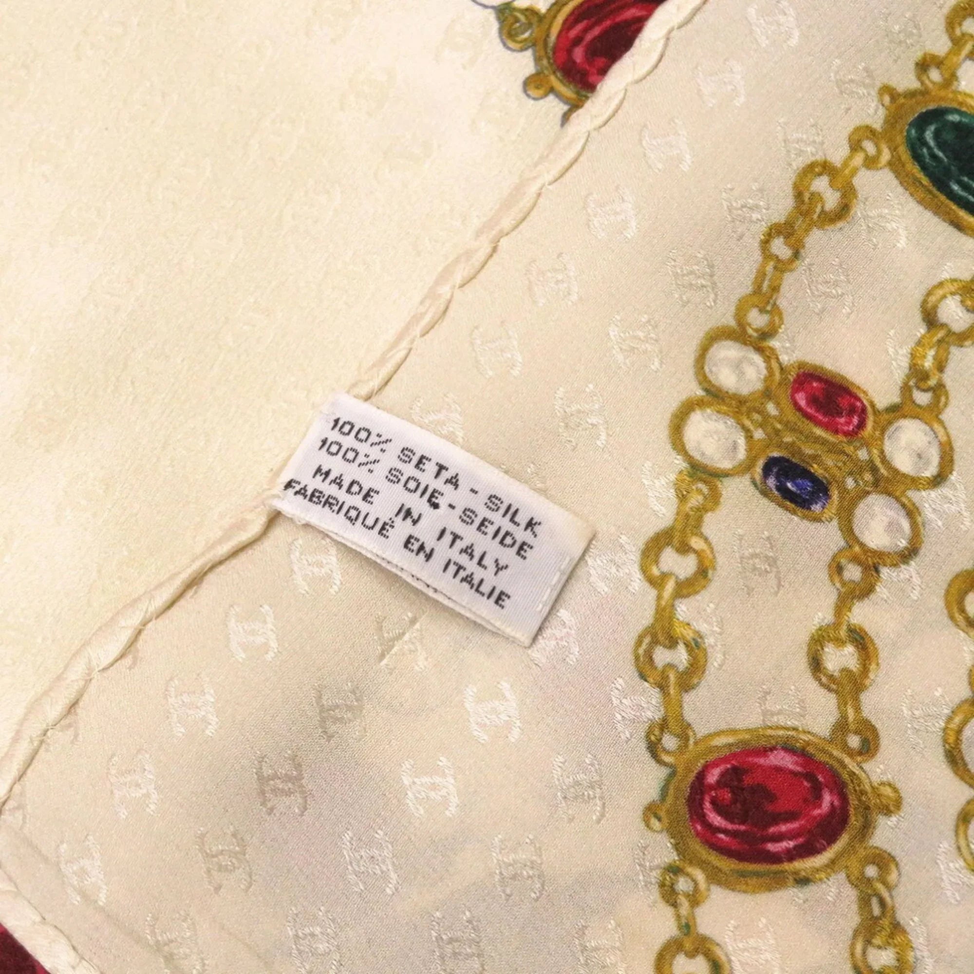 Pre-Owned Chanel Stone Motif Silk Beige Scarf (Fair)