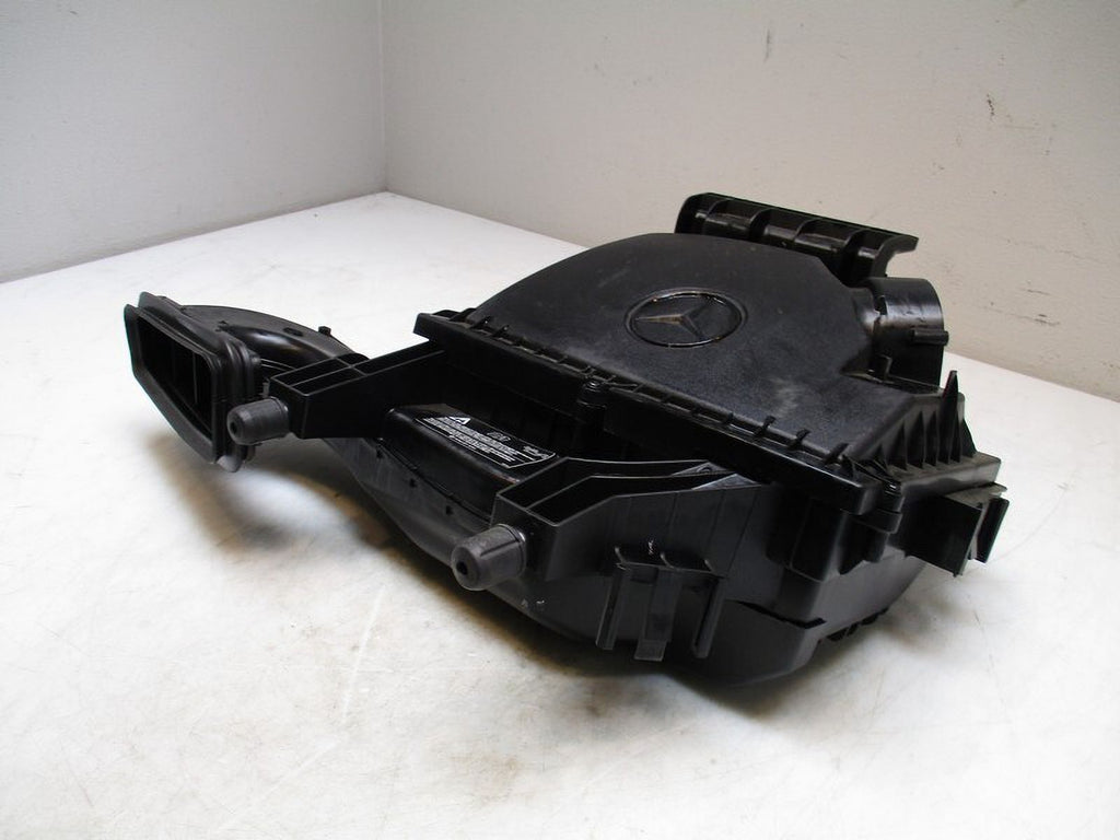 Pre-Owned 2023 Mercedes Sprinter Air Intake Box Cleaner  (Good)
