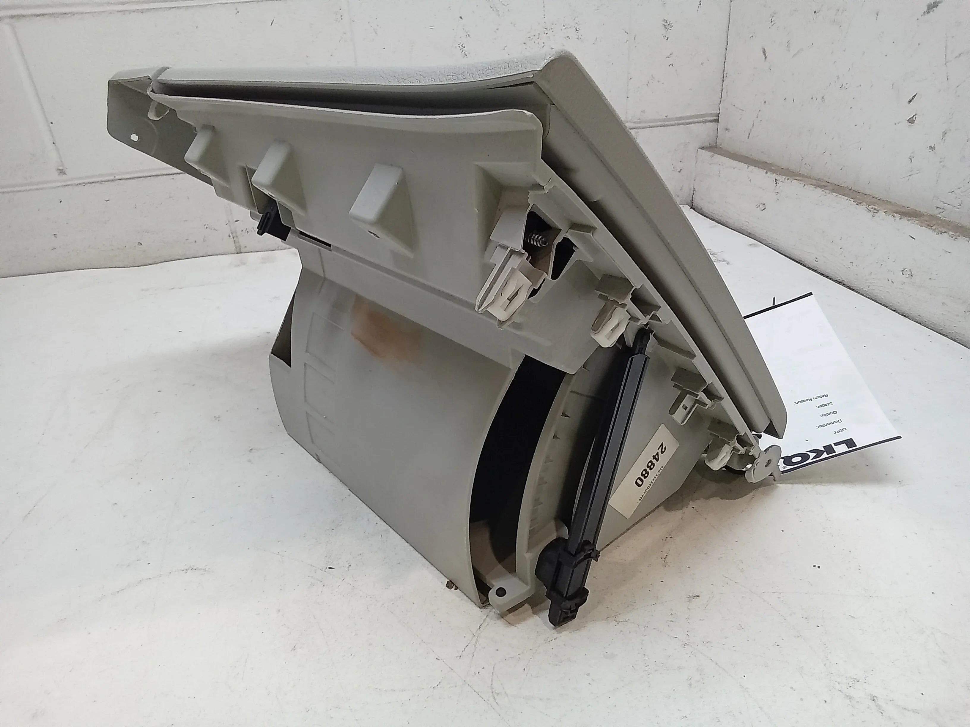 Pre-Owned 17 Jeep Renegade Glove Box  (Good)