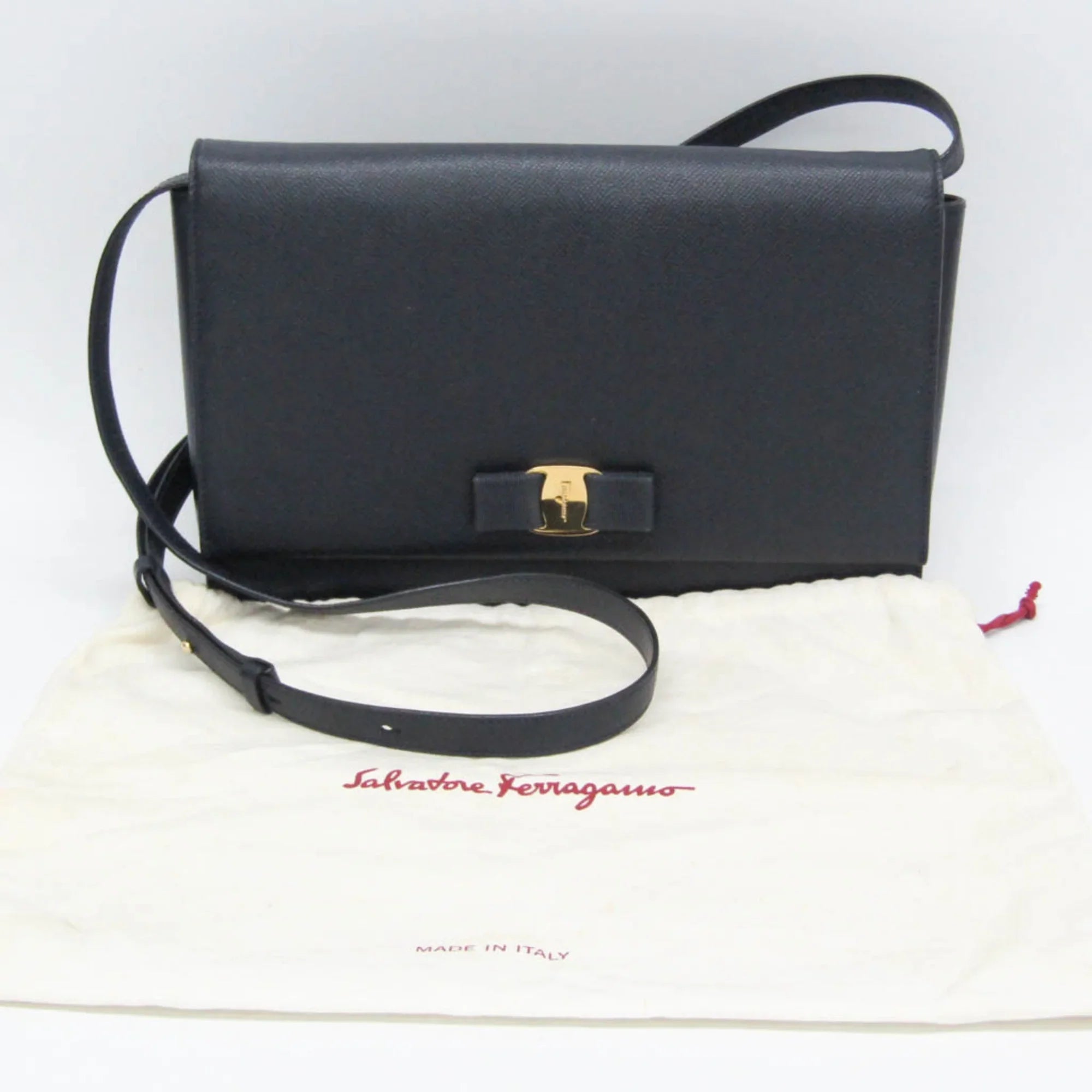 Pre-Owned Salvatore Ferragamo Vara -21 0011 Women's Leather Shoulder Bag Navy (Good)