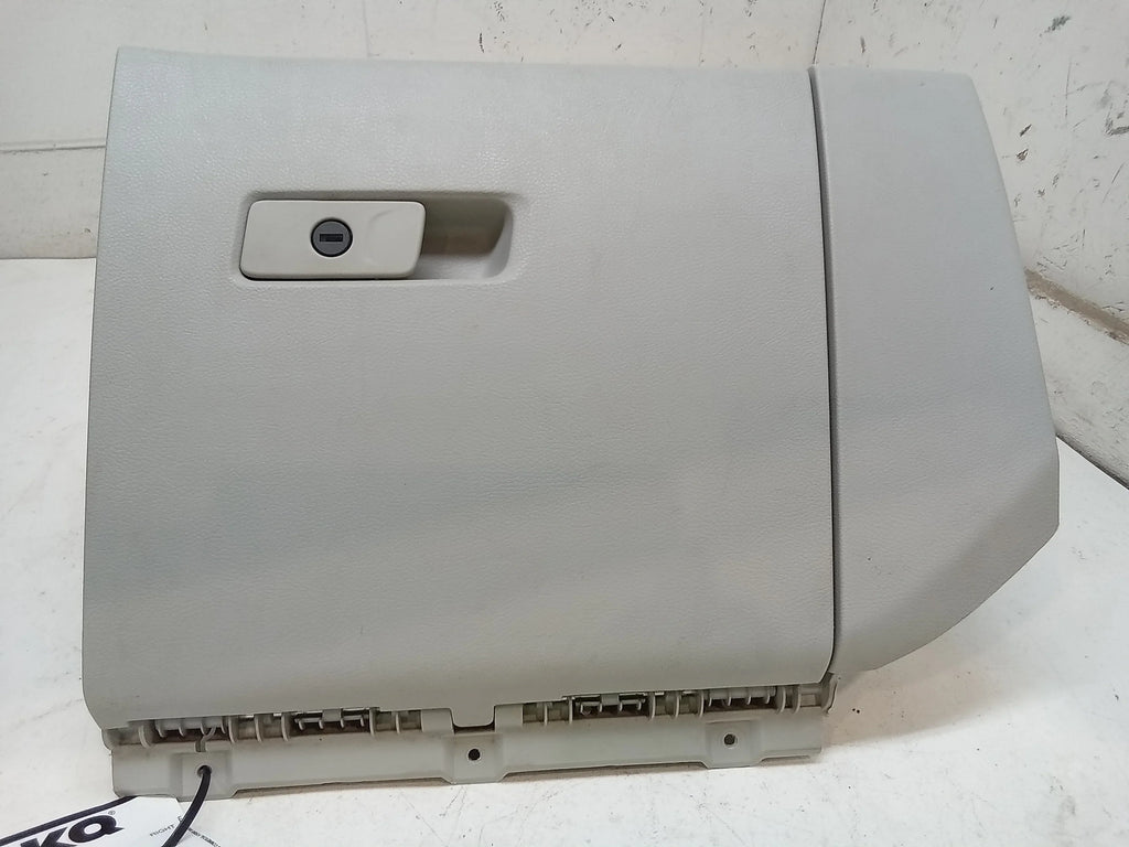 Pre-Owned 17 Jeep Renegade Glove Box  (Good)