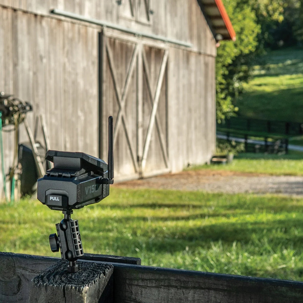 1202  Solar-Powered  Cellular Outdoor Security Camera ( Nation Wide Network)
