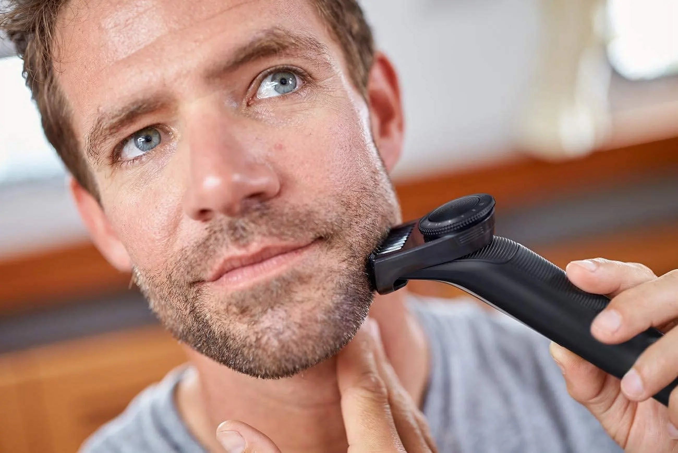 Norelco OneBlade Pro Kit, Hybrid Styler Electric Trimmer,  + 2 OneBlade Replacement Blades