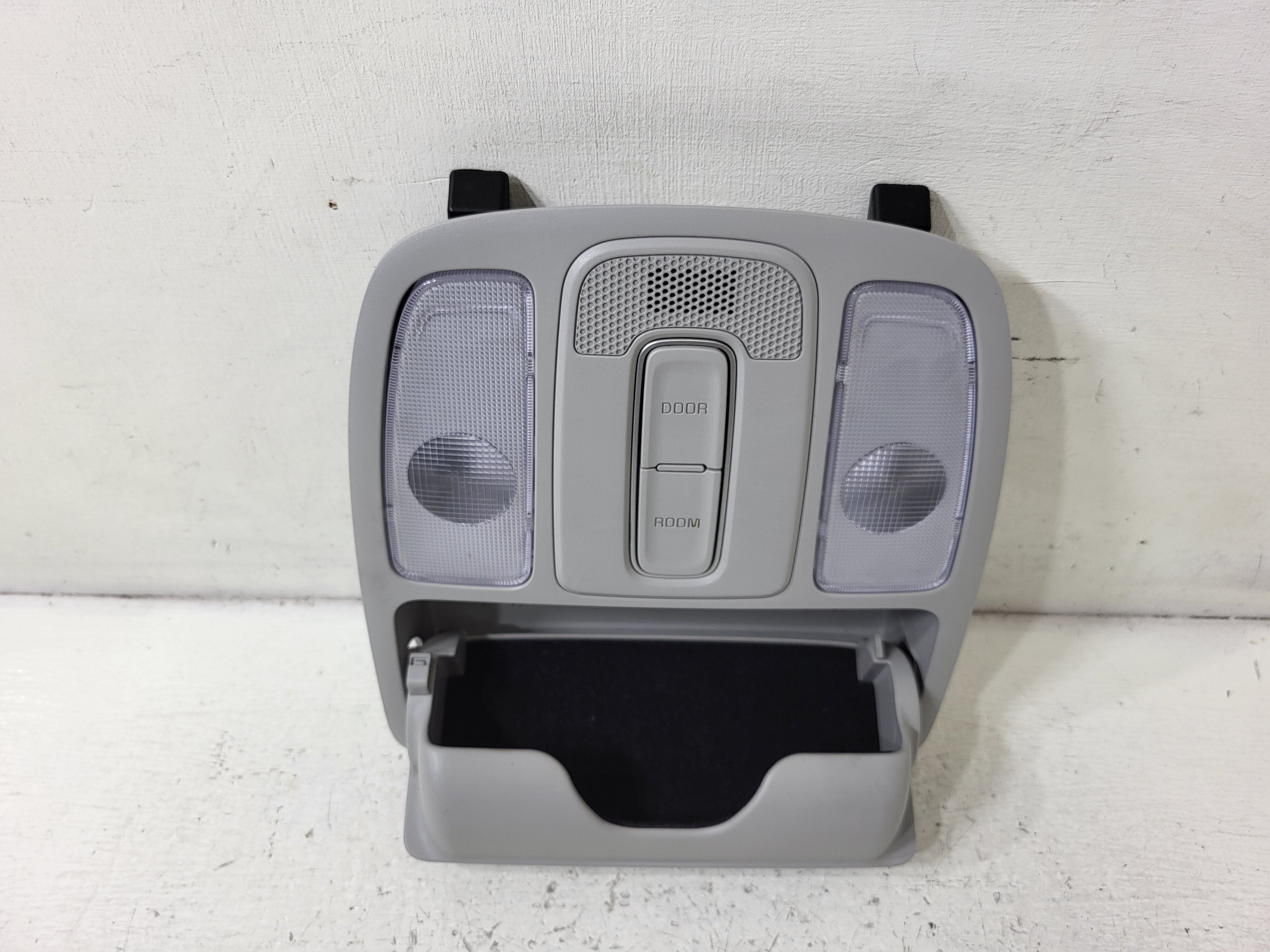 Pre-Owned 2017 Kia Soul Roof Overhead Console   (Good)