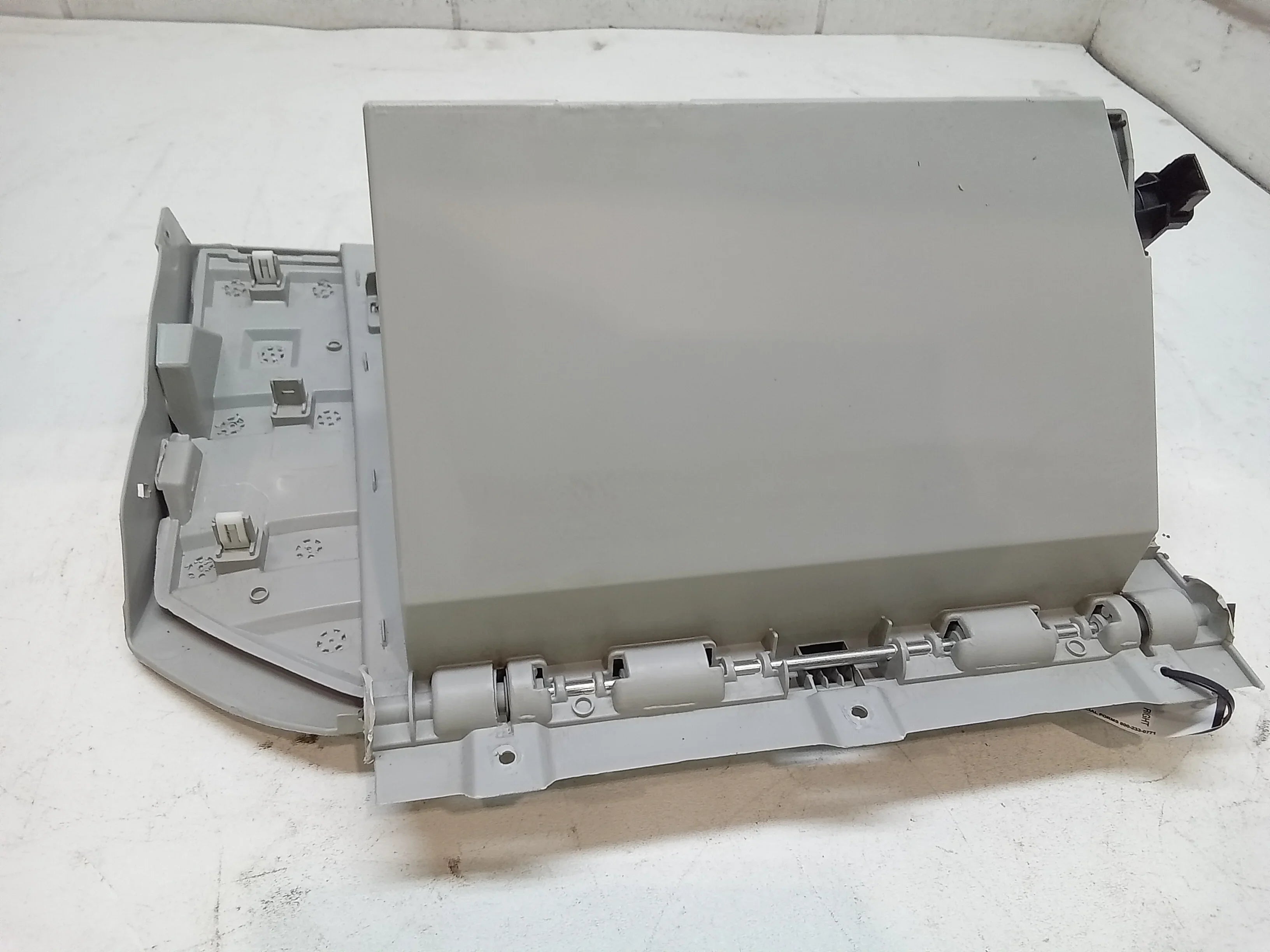 Pre-Owned 17 Jeep Renegade Glove Box  (Good)