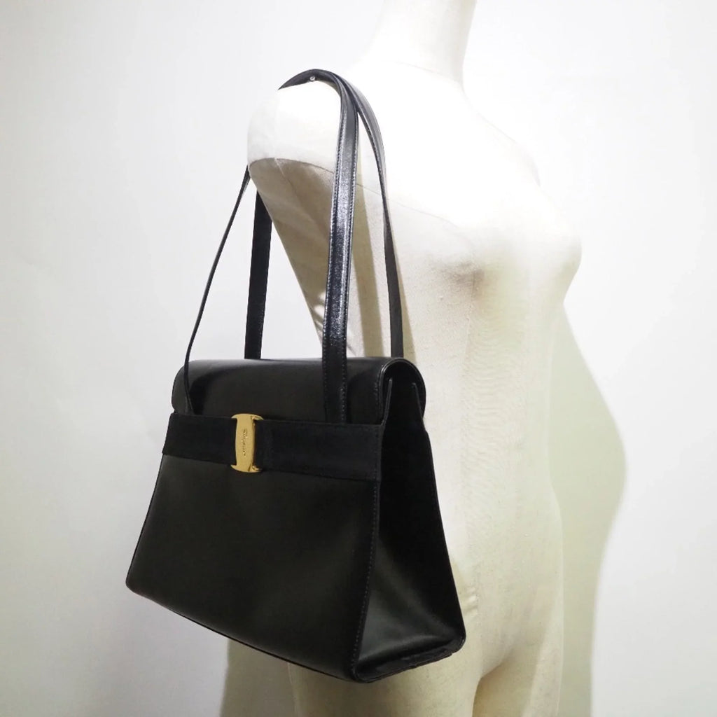 Pre-Owned Salvatore Ferragamo Vara -21 7675 Calf Black Women's Shoulder Bag (Fair)
