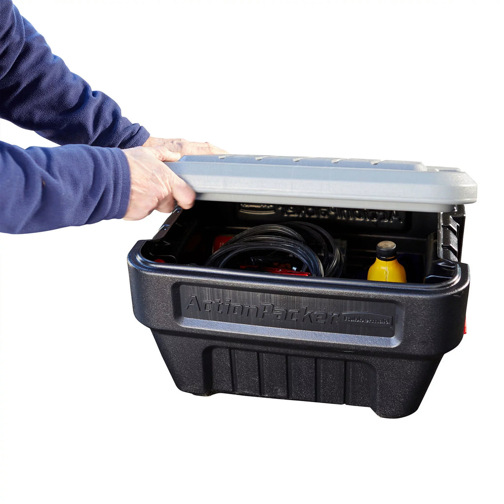 Rubbermaid 8 Gallon Lockable Latch Plastic Storage Container Box (4 Pack)