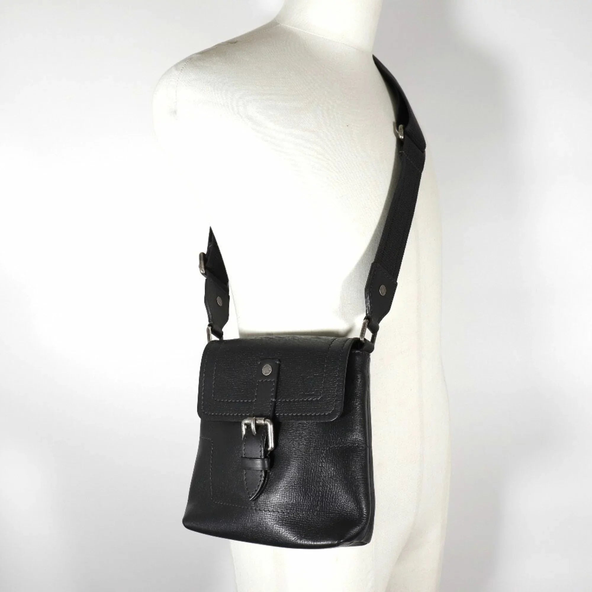 Pre-Owned   Louis Vuitton Yuma Shoulder Bag Utah  Leather Basalt Black  Men's (Good)
