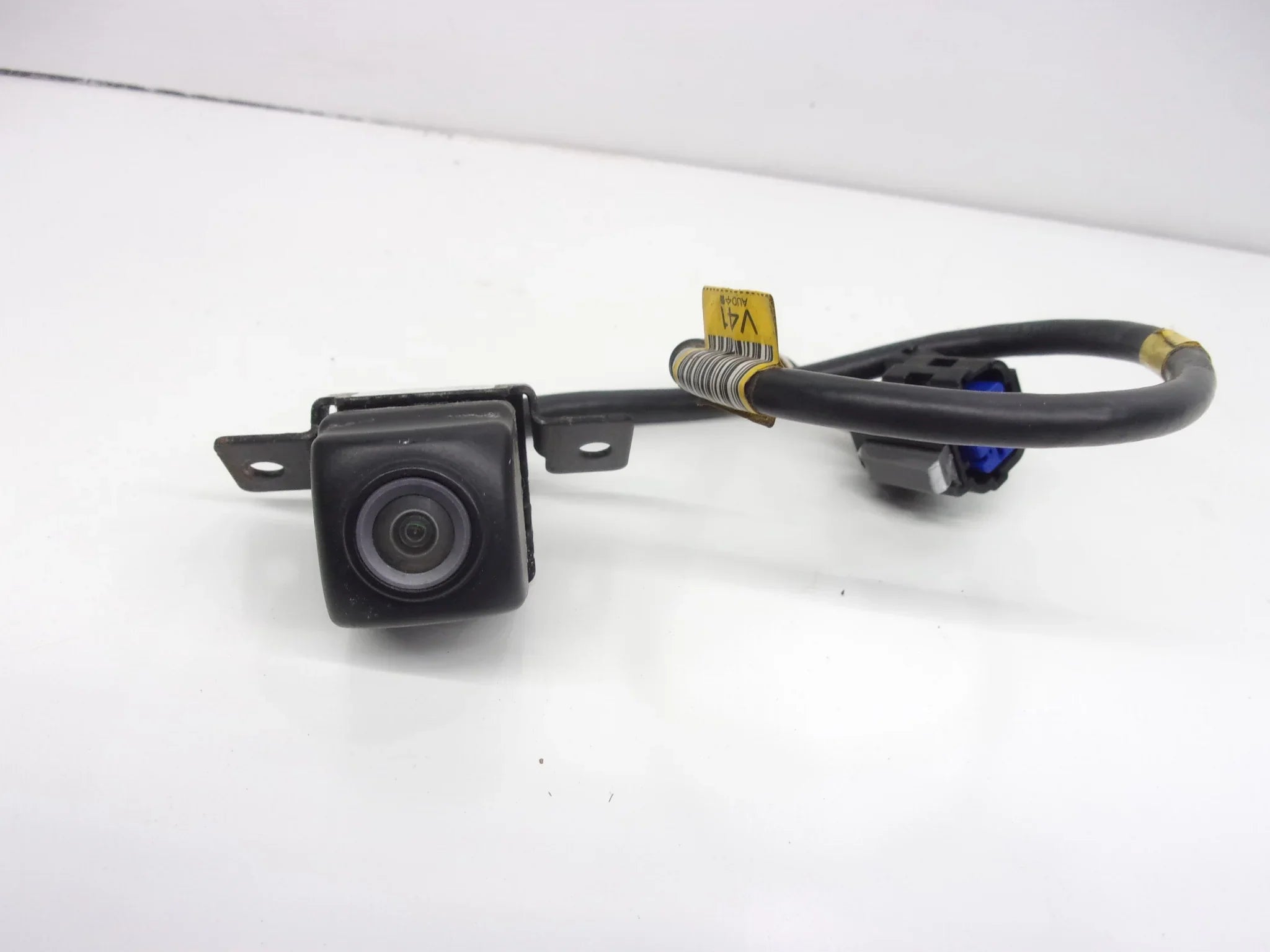 Pre-Owned 2012-2017 Hyundai Azera Rear View Backup Camera  95760-3V541  (Good)