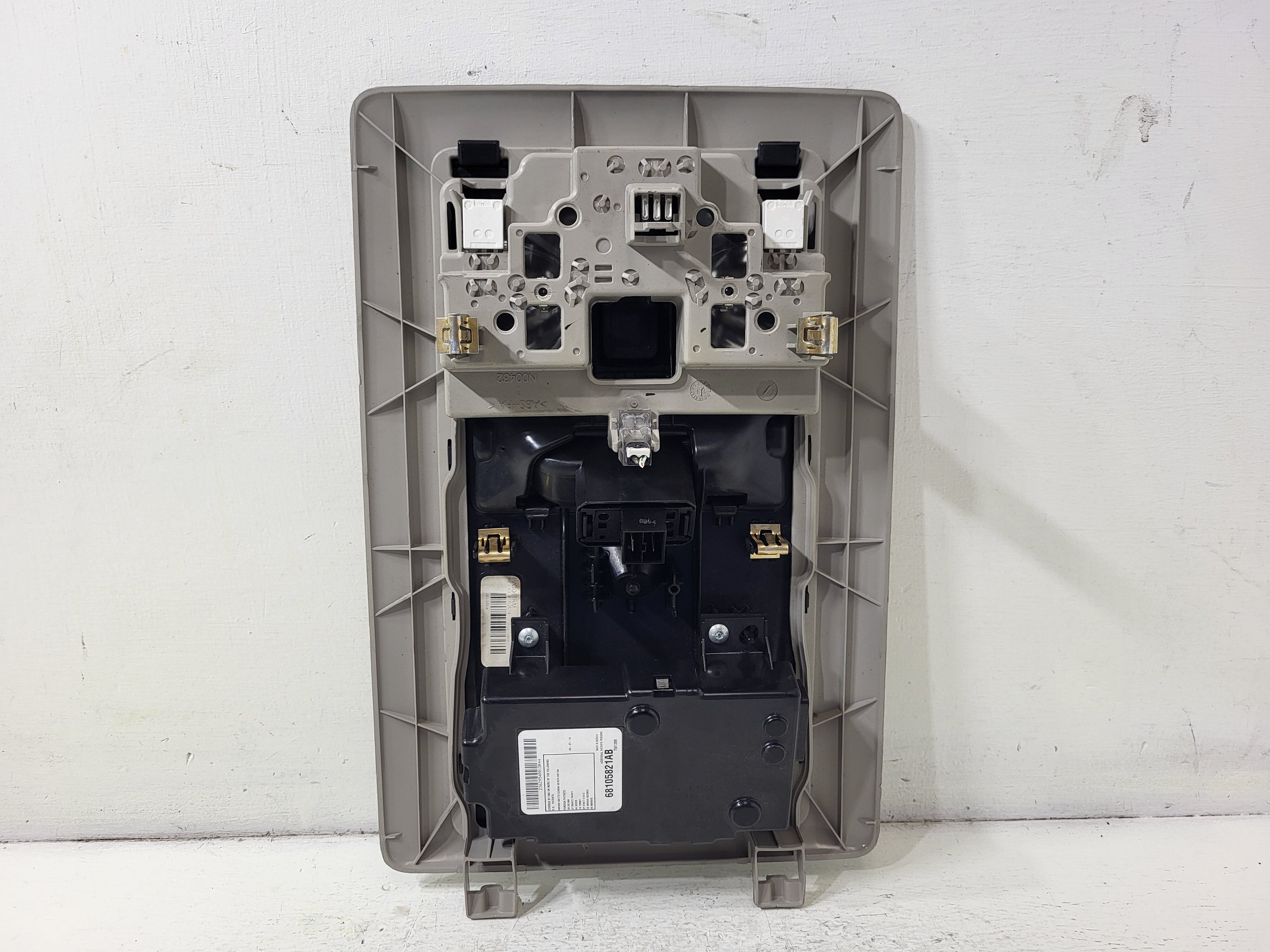 Pre-Owned 2013-2015 Dodge Ram 1500 Overhead Console   (Good)