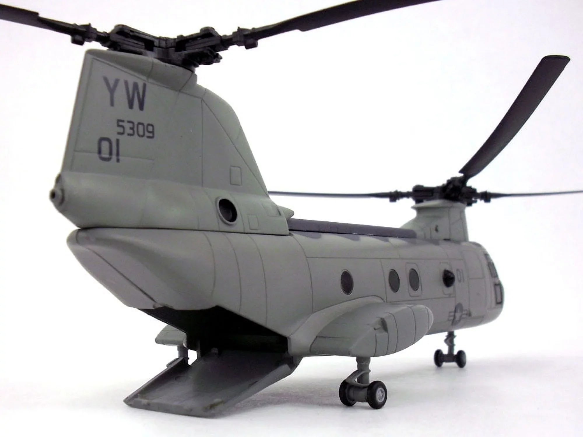New Ray Toys Sky Pilot 1:55 Boeing Ch-46 Sea Knight - Marines Die Cast Vehicles