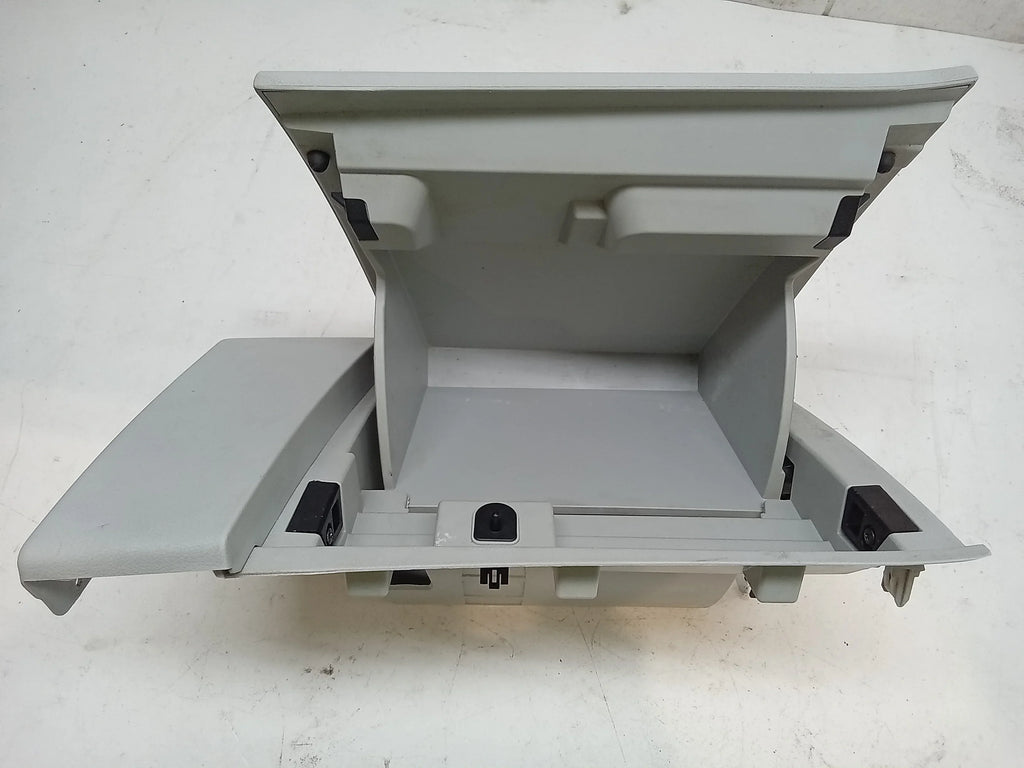 Pre-Owned 17 Jeep Renegade Glove Box  (Good)