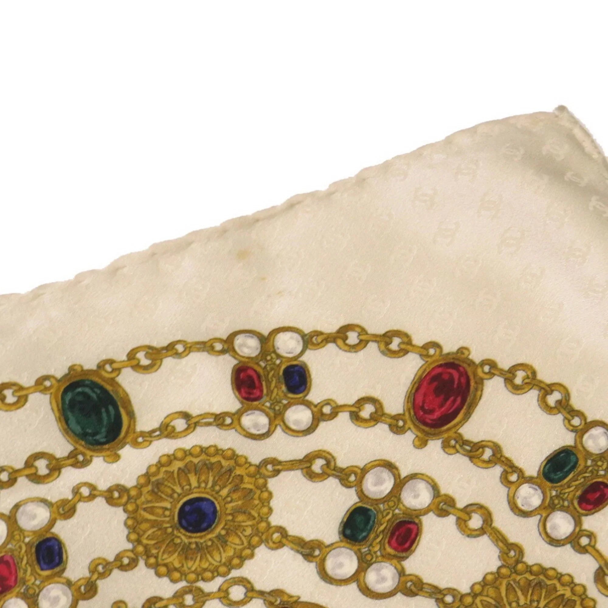 Pre-Owned Chanel Stone Motif Silk Beige Scarf (Fair)